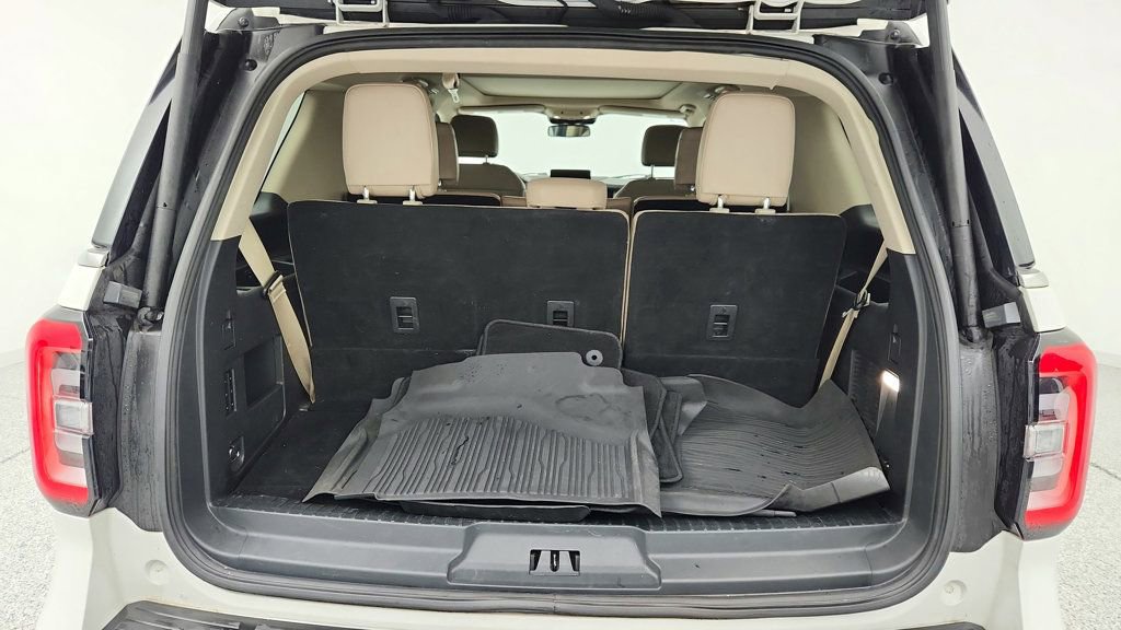 Used 2023 Ford Expedition Limited image 24