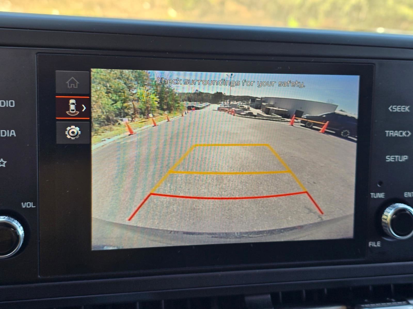 Used 2024 Kia Carnival LX image 19