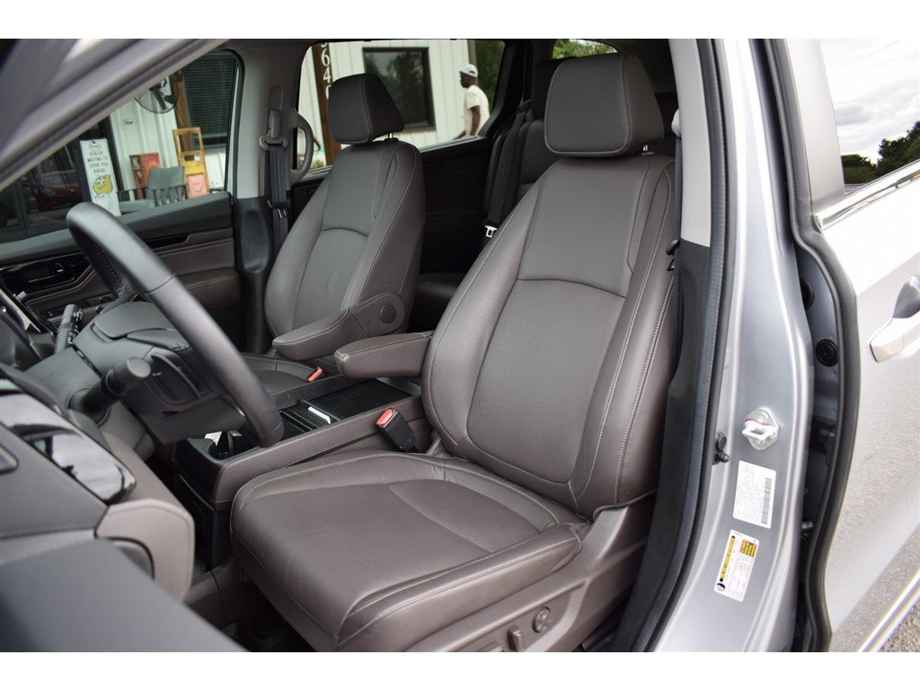 Used 2024 Honda Odyssey Touring image 11