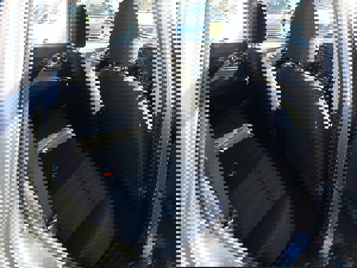 Used 2018 Nissan Rogue S image 24