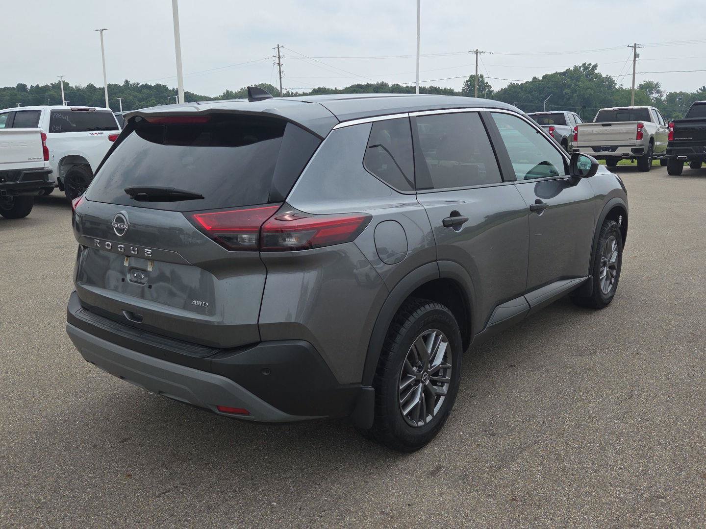 Used 2023 Nissan Rogue S AWD/4WD image 7