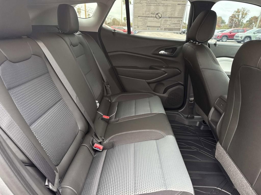 New 2026 Chevrolet Trax LT w/ Sunroof Package image 9