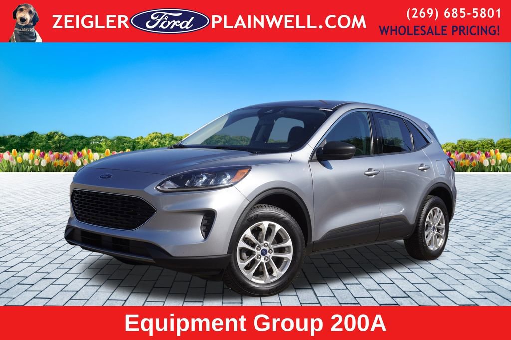 Used 2022 Ford Escape SE w/ Cold Weather Package image 1