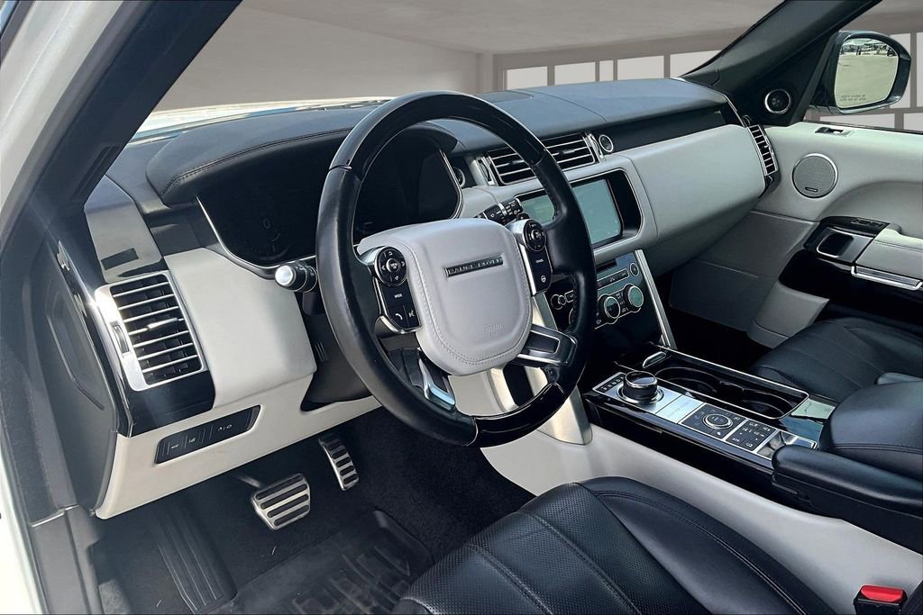 Used 2017 Land Rover Range Rover Supercharged image 13
