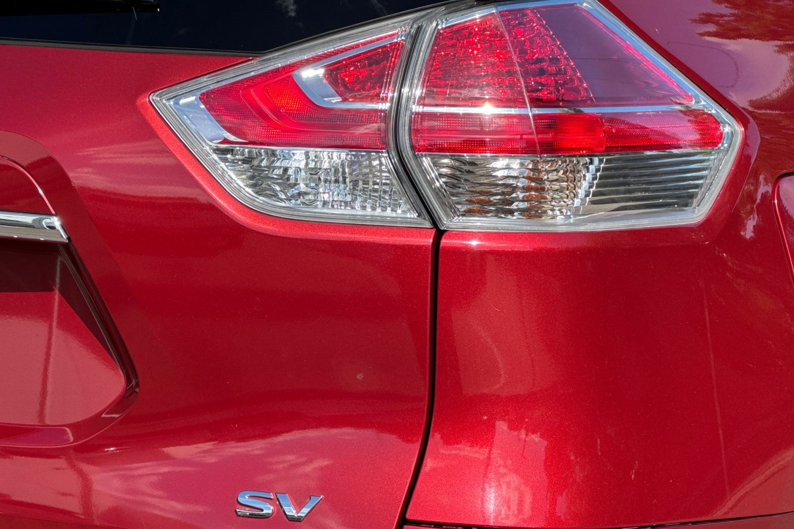 Used 2015 Nissan Rogue SV w/ SV Premium Package FWD image 30