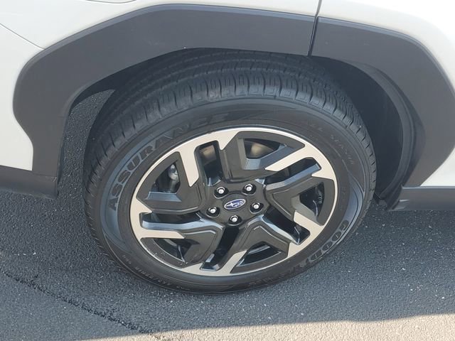 Certified 2025 Subaru Forester Limited AWD/4WD image 5