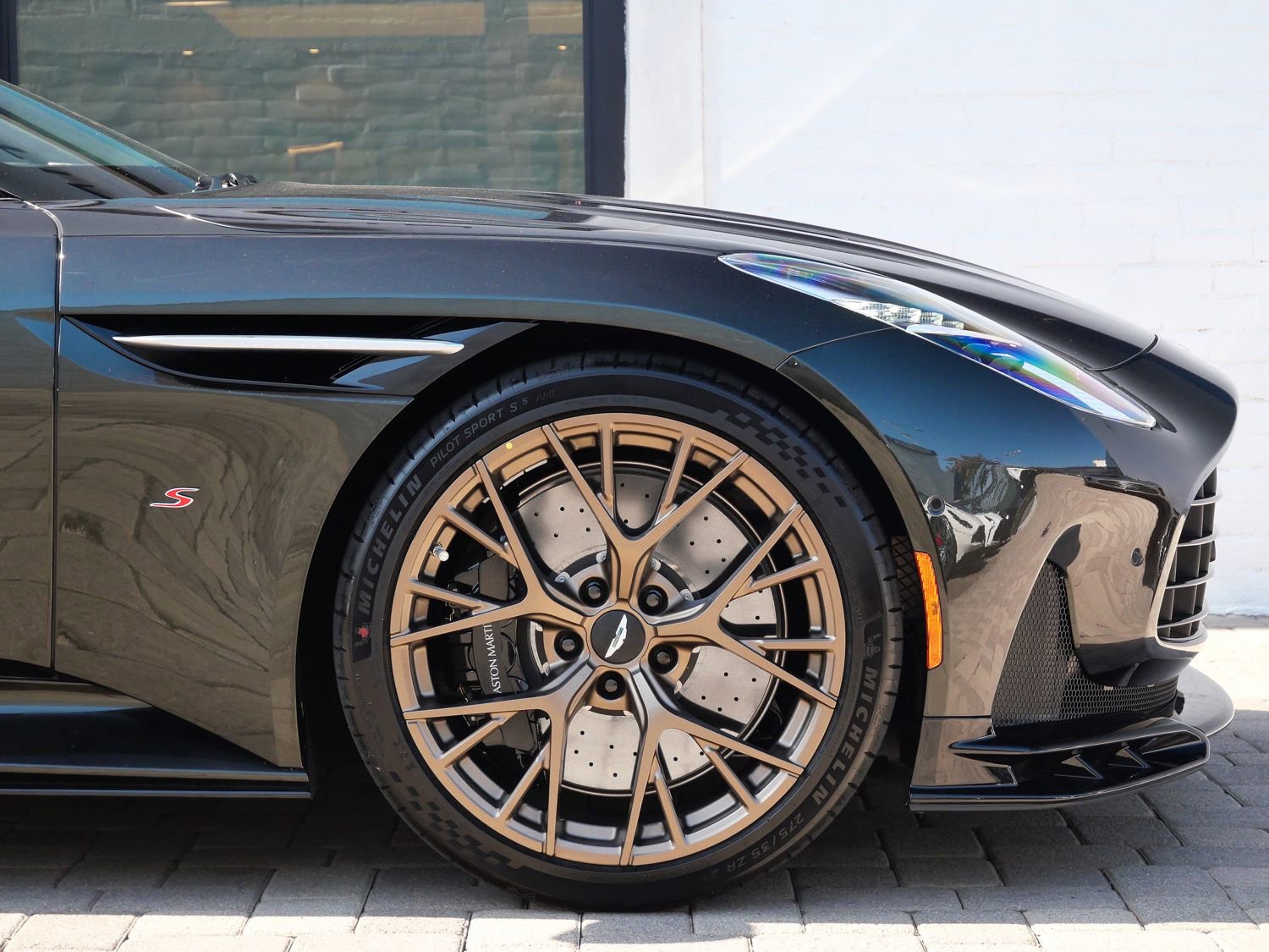 New 2026 Aston Martin DB12 Coupe RWD image 4