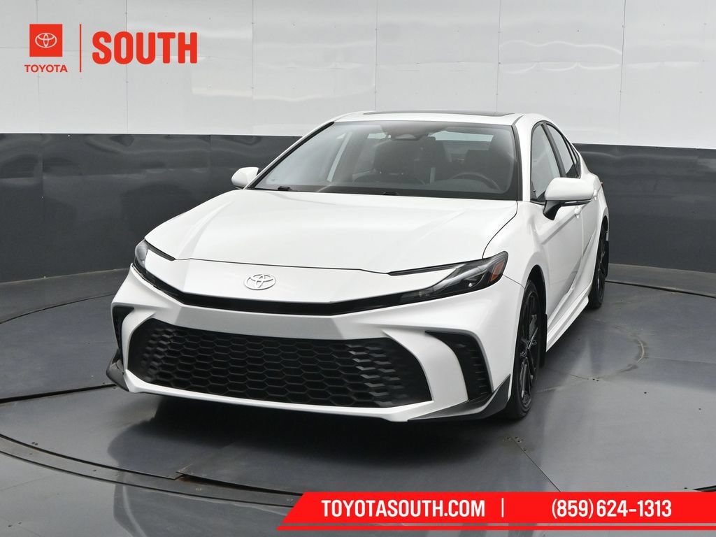 Used 2025 Toyota Camry SE w/ Convenience Package FWD image 5
