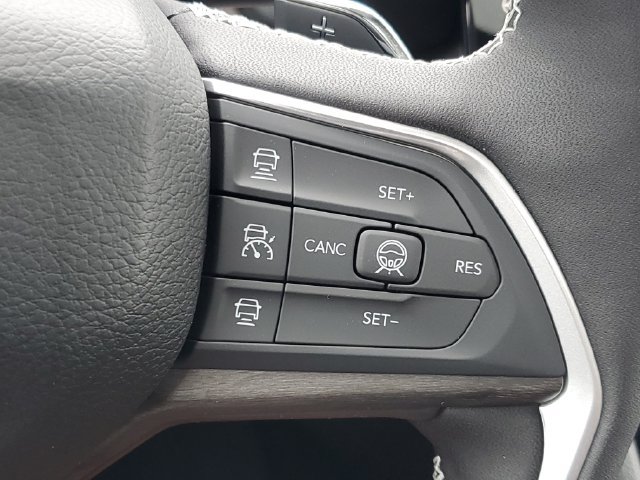 New 2026 Jeep Grand Cherokee L Limited w/ Limited Altitude Package AWD/4WD image 23