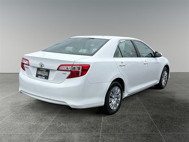 Used 2013 Toyota Camry LE FWD image 6