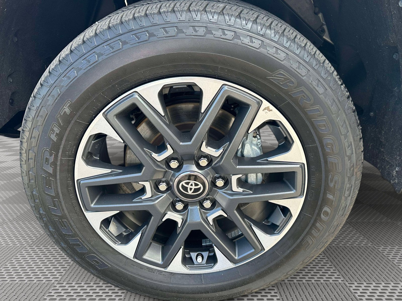 Used 2025 Toyota Tundra Limited image 37