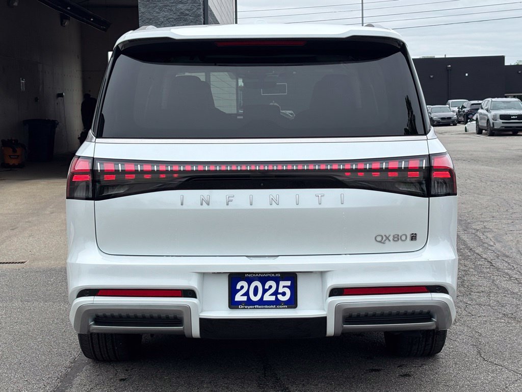 Used 2025 INFINITI QX80 Luxe AWD/4WD image 6