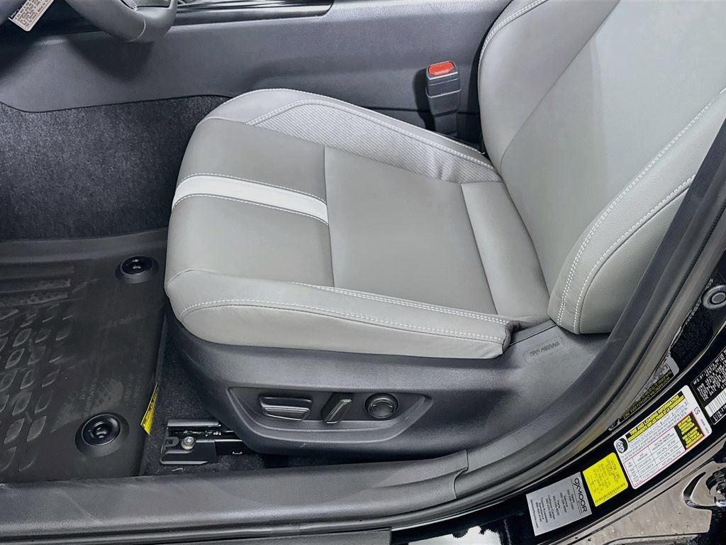 New 2026 Toyota Camry SE FWD image 18