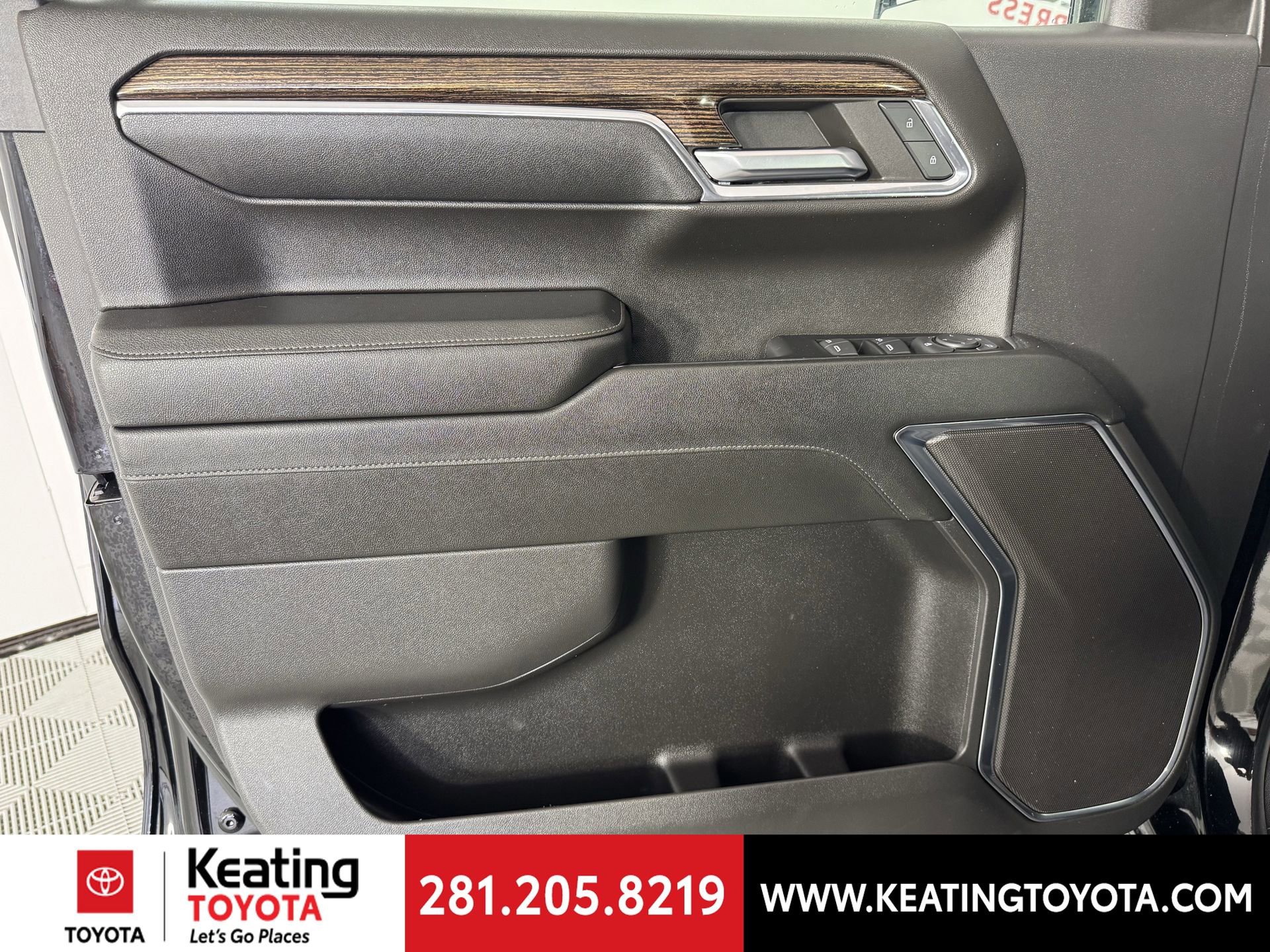 Used 2024 GMC Sierra 1500 SLE w/ Preferred Package RWD image 11