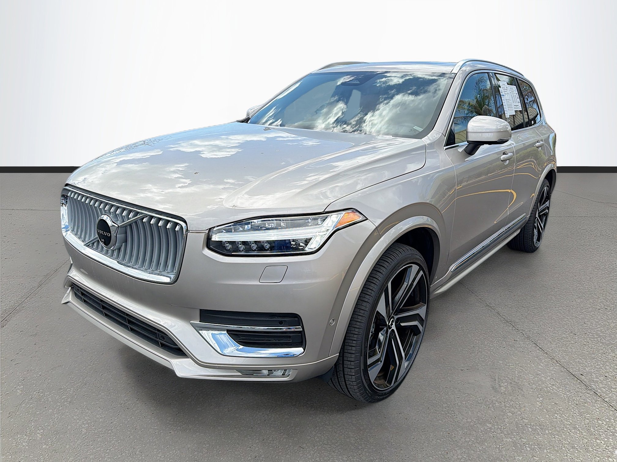 Used 2025 Volvo XC90 B6 Ultra w/ Protection Package Premier image 8