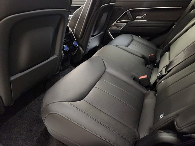 New 2025 Land Rover Range Rover SE image 28