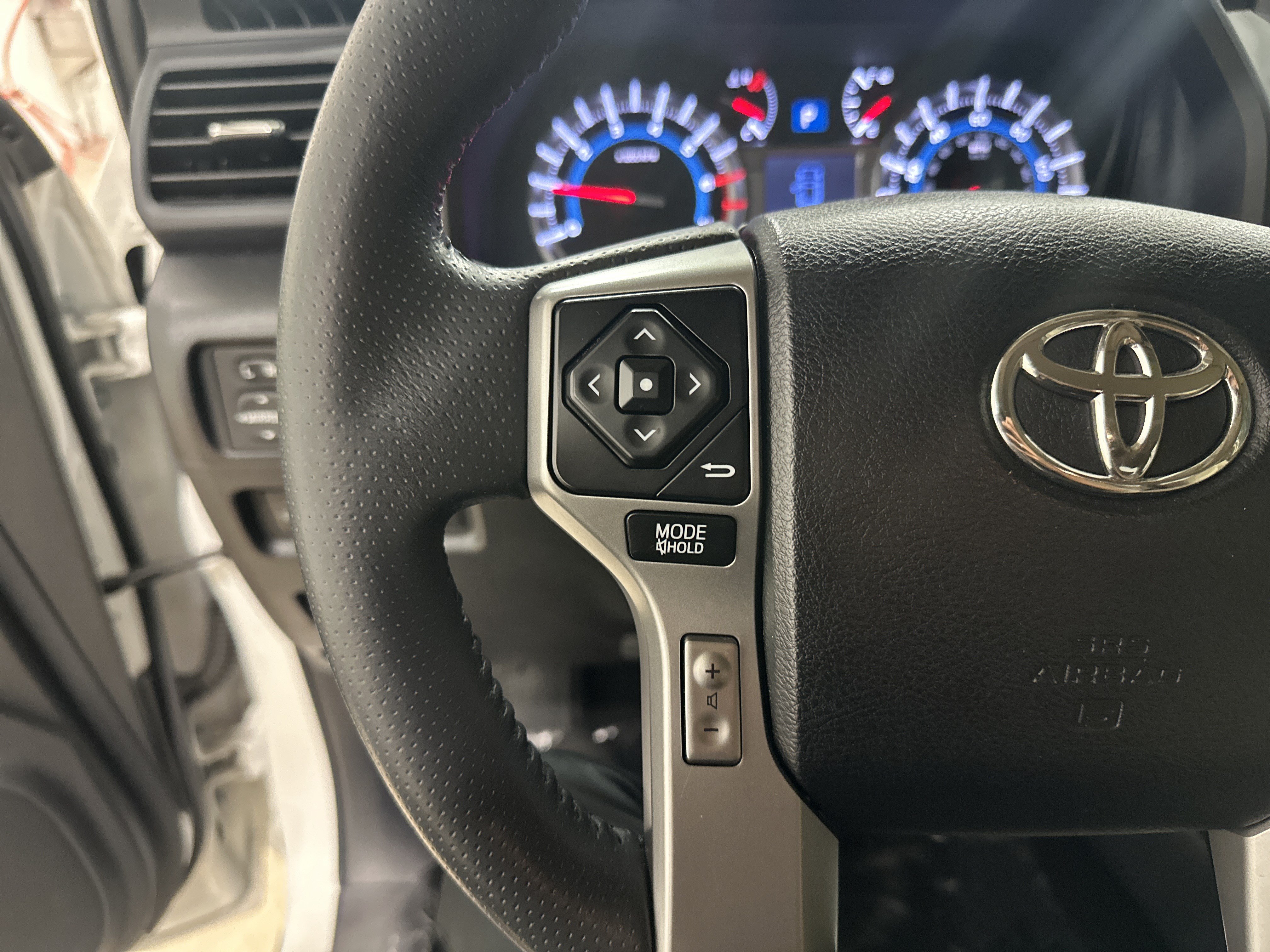 Used 2017 Toyota 4Runner SR5 Premium AWD/4WD image 19