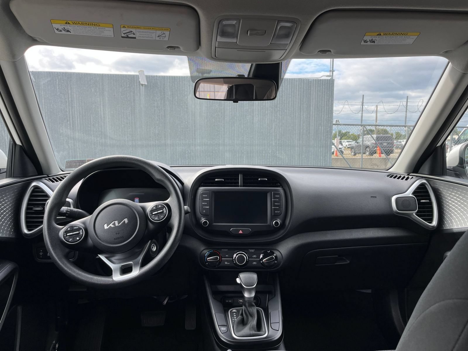 Used 2025 Kia Soul LX w/ LX Technology Package FWD image 30