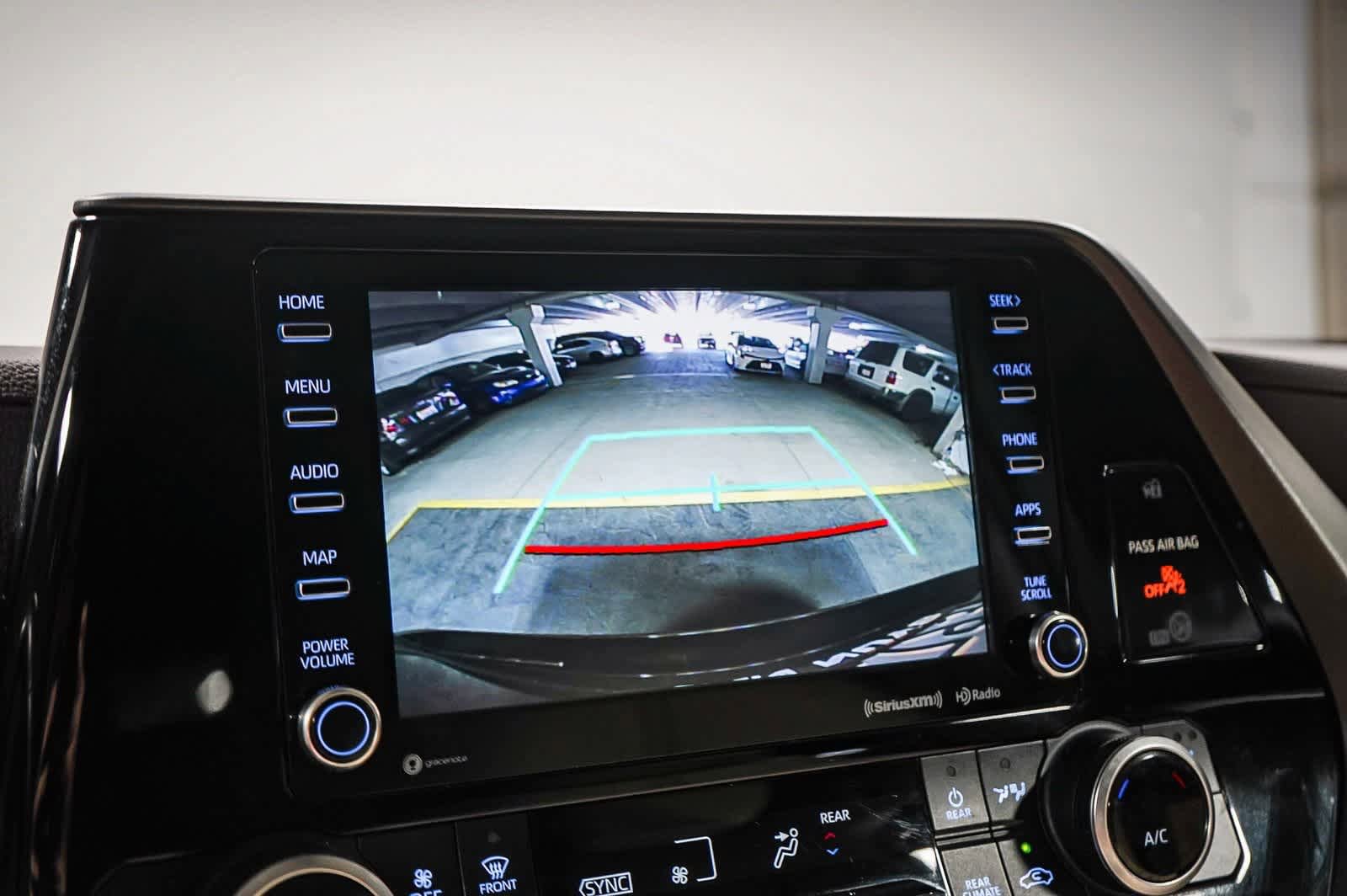 Used 2022 Toyota Highlander XLE image 24
