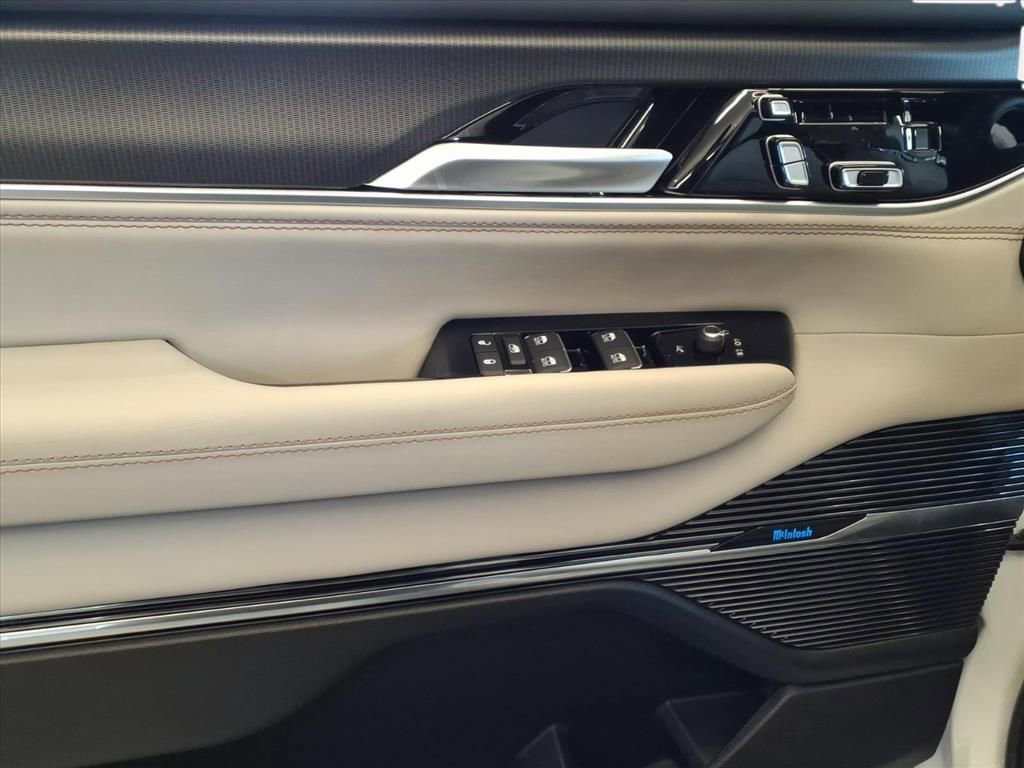 New 2026 Jeep Grand Wagoneer Summit image 11