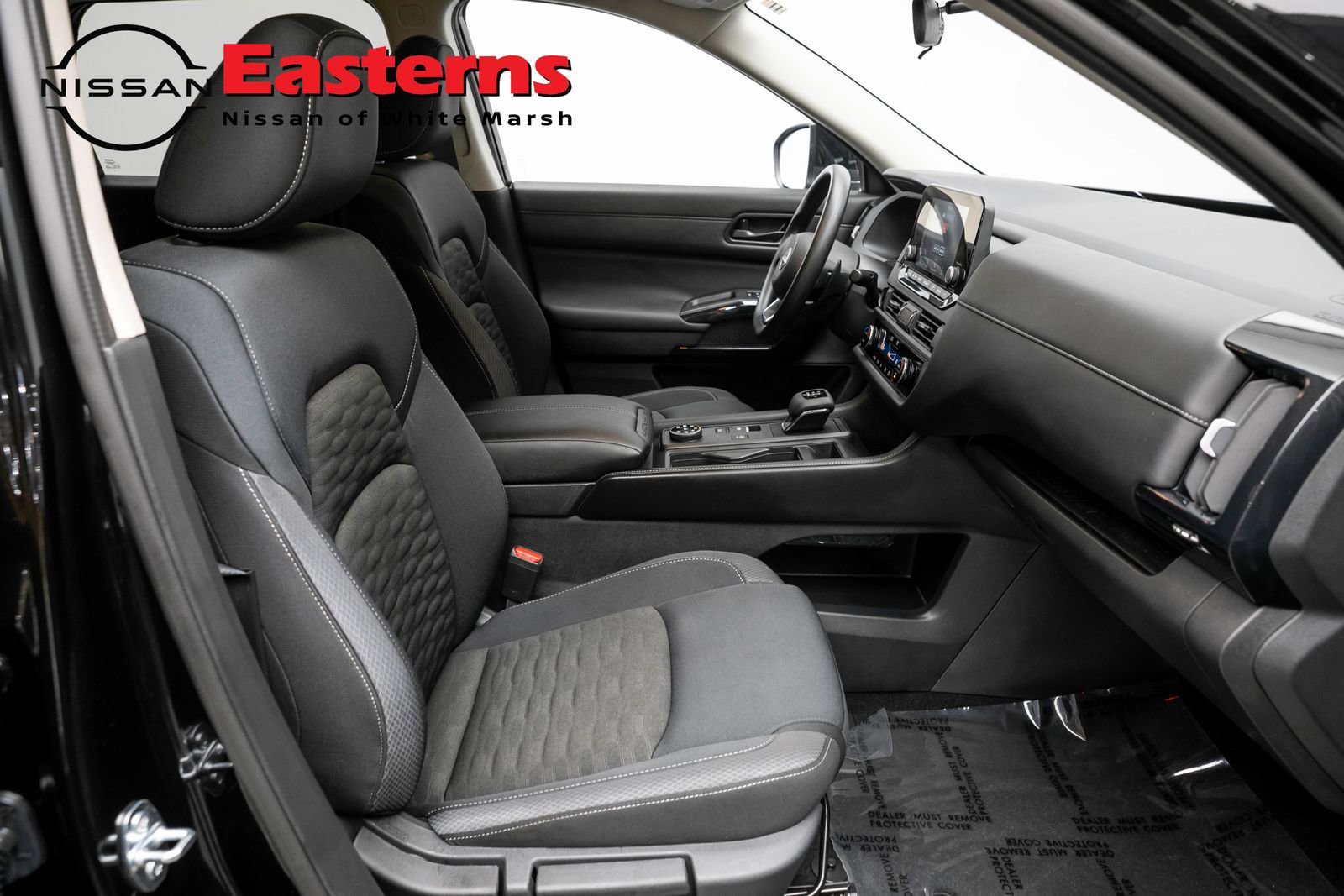 Used 2025 Nissan Pathfinder S image 30