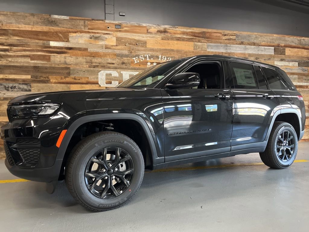 New 2025 Jeep Grand Cherokee Altitude image 44