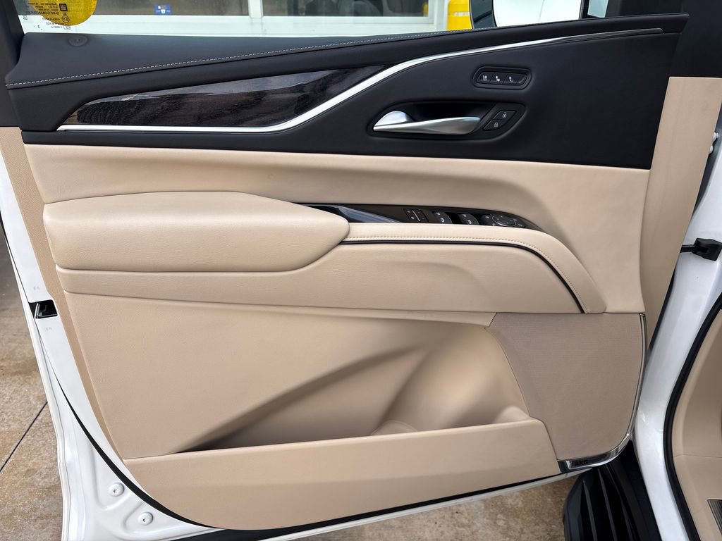 Used 2023 Cadillac Escalade Premium Luxury image 14