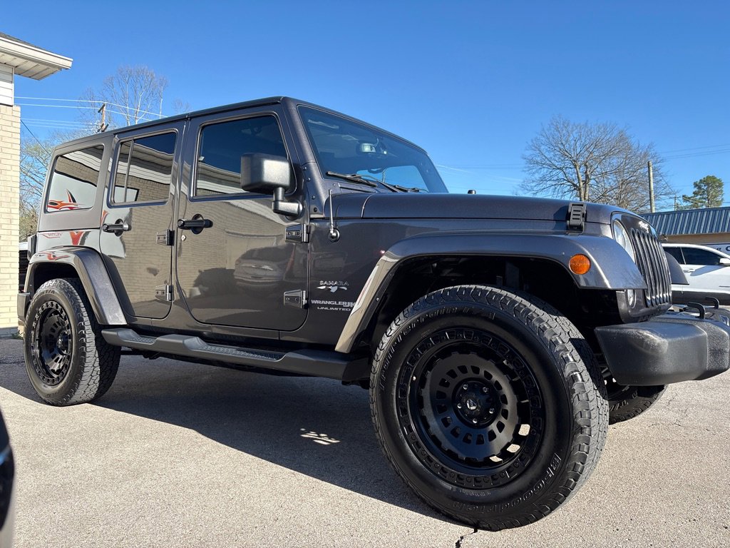 Used 2018 Jeep Wrangler Unlimited Sahara w/ Dual Top Group image 7