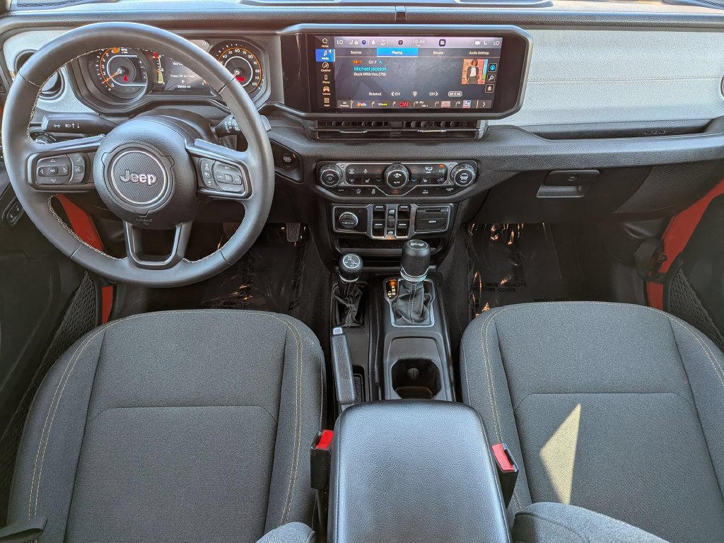 Used 2025 Jeep Wrangler Unlimited Sport AWD/4WD image 24