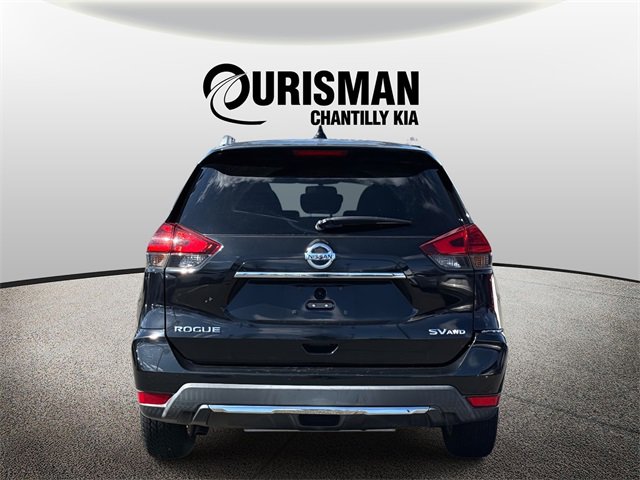 Used 2017 Nissan Rogue SV w/ SV Premium Package image 3