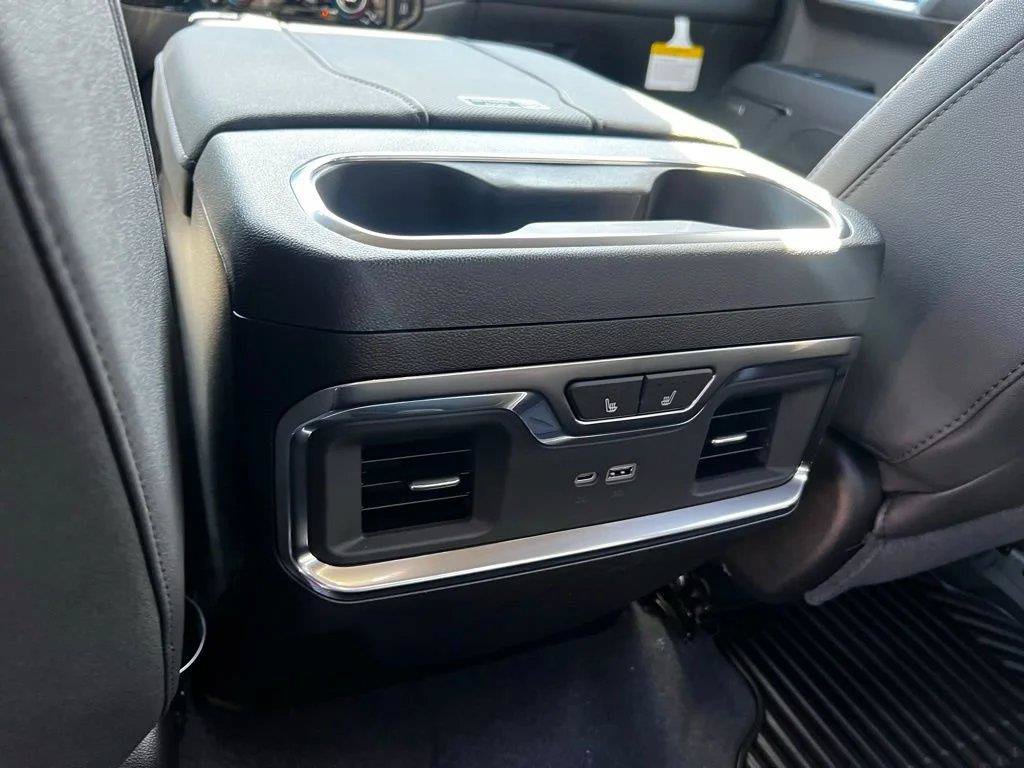 Used 2026 Chevrolet Silverado 1500 LTZ w/ LTZ Premium Texas Edition RWD image 31