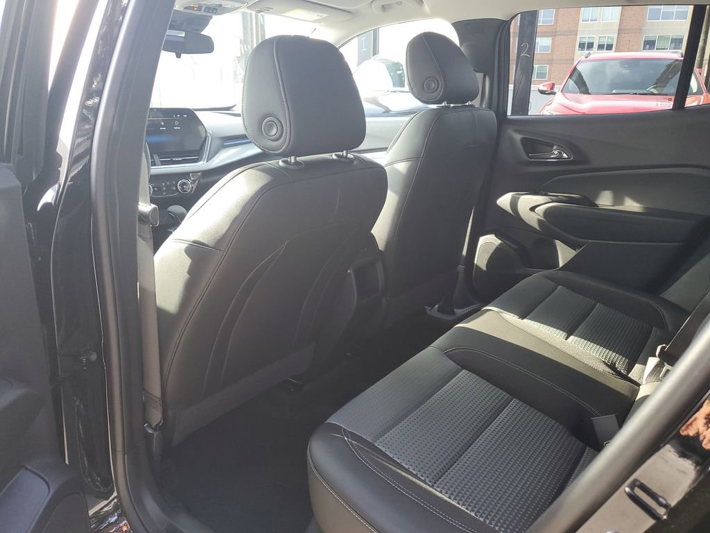 New 2026 Chevrolet Trax LT image 14