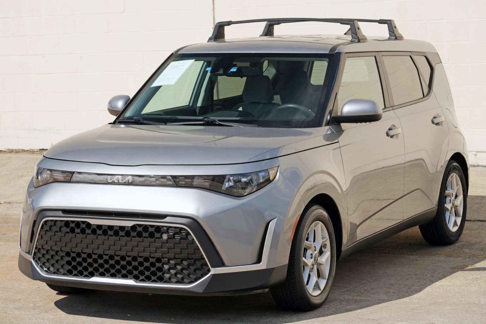 Used 2023 Kia Soul LX w/ LX Technology Package FWD image 39