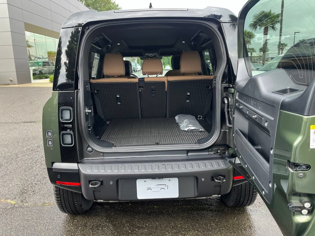 New 2026 Land Rover Defender 110 X-Dynamic SE AWD/4WD image 15