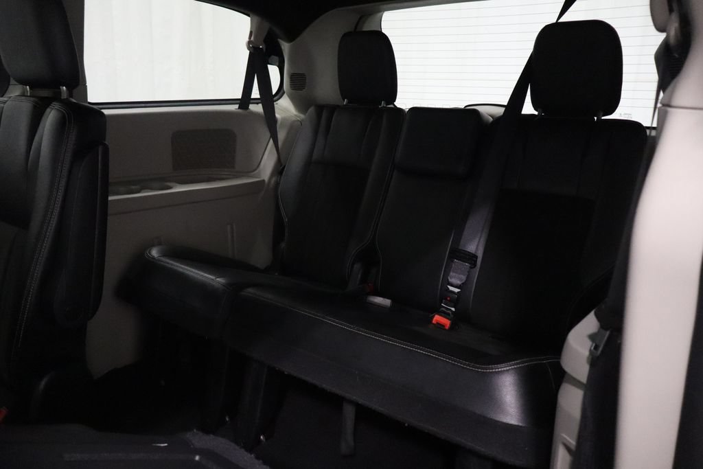 Certified 2019 Dodge Grand Caravan SXT FWD image 13