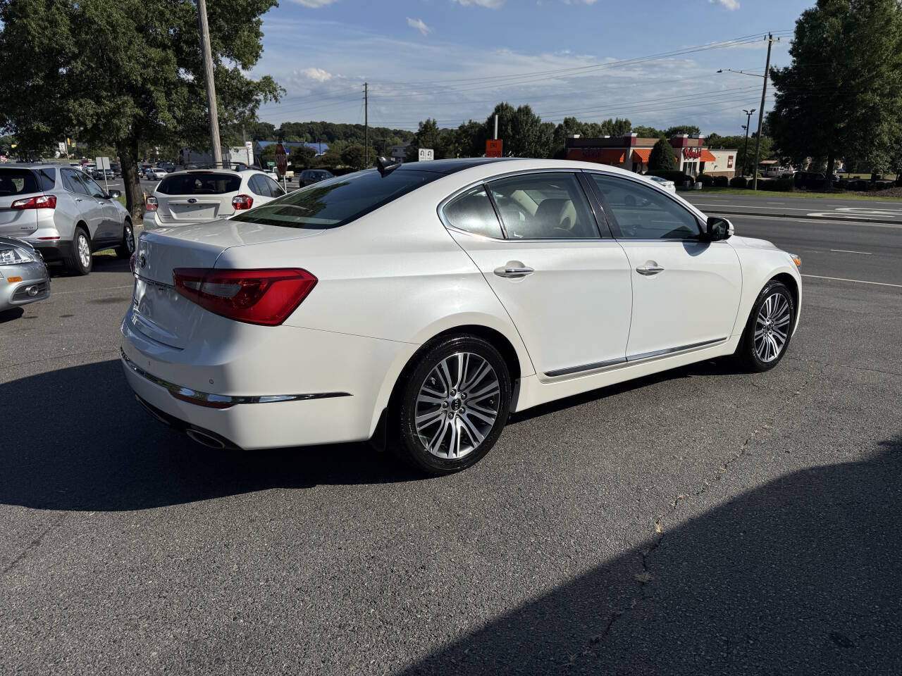 Used 2015 Kia Cadenza Premium w/ Luxury Package FWD image 5