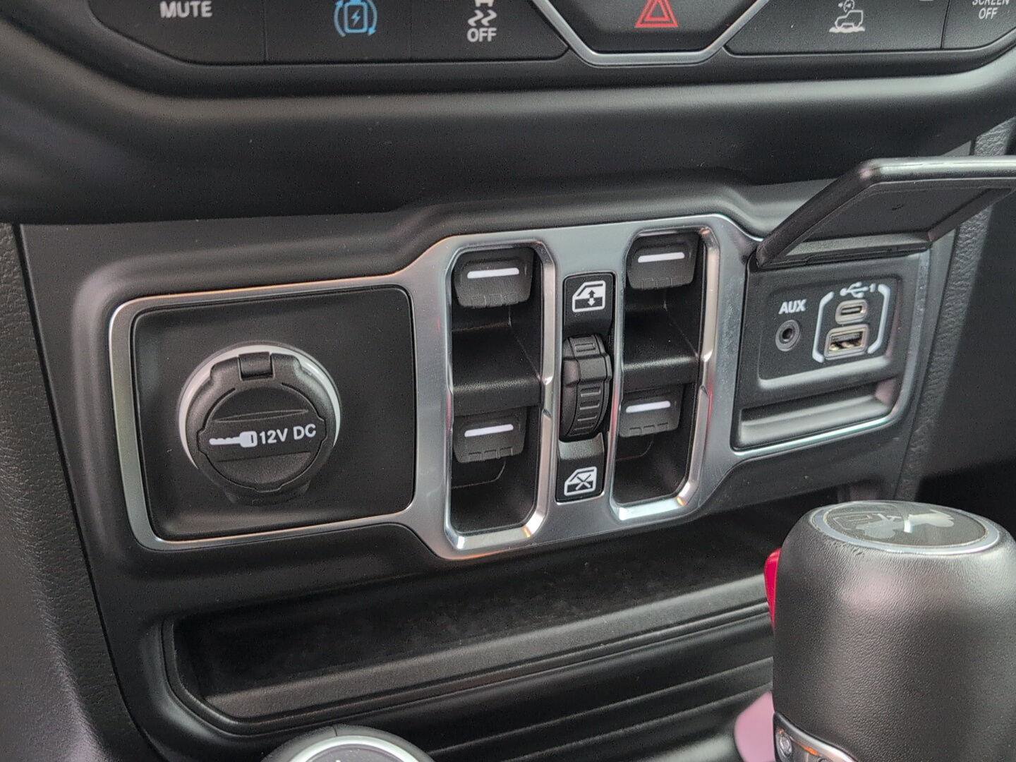 Used 2023 Jeep Wrangler Sahara w/ Cold Weather Group image 34