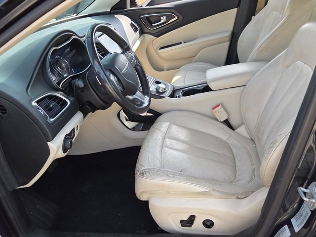 Used 2017 Chrysler 200 Limited Platinum w/ Comfort & Convenience Group image 5