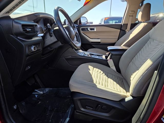 Used 2021 Ford Explorer XLT image 4
