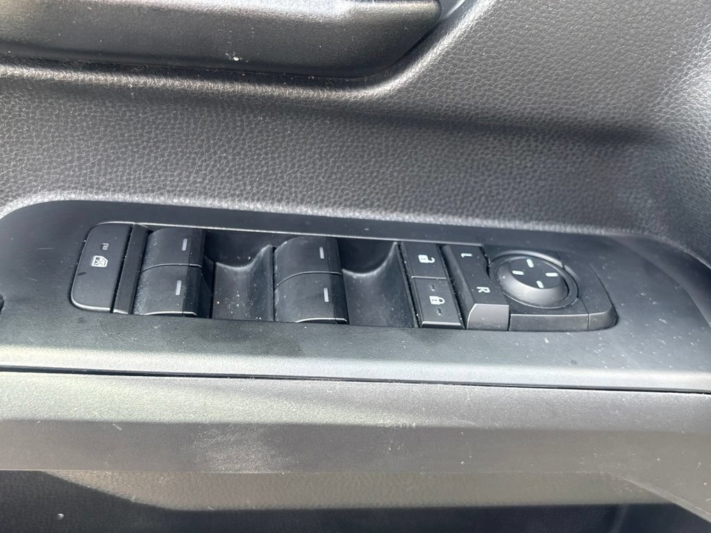 Used 2024 Toyota Tacoma SR5 AWD/4WD image 8