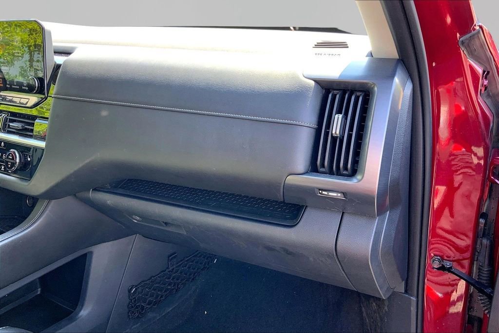 Used 2023 Nissan Pathfinder SL w/ Lighting Package (N92) AWD/4WD image 19
