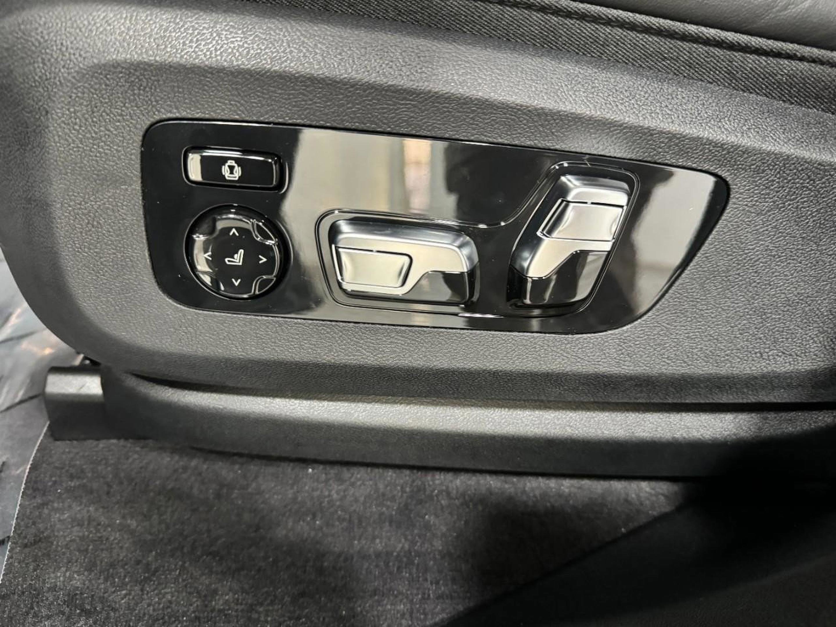 New 2026 BMW XM Label Red image 30