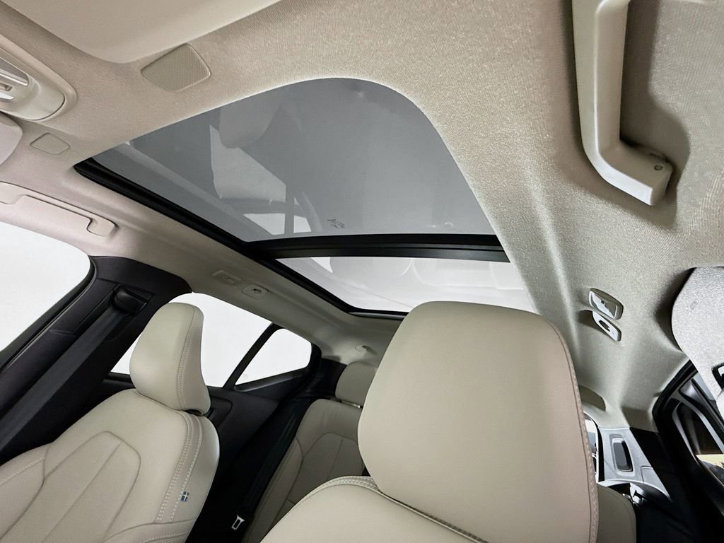New 2026 Volvo XC40 B5 Plus w/ Climate Package image 23