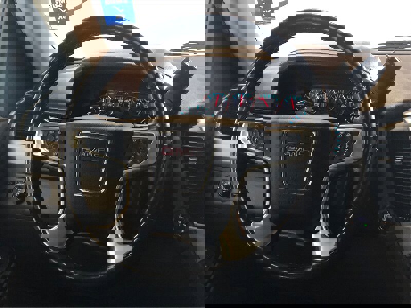 Used 2019 GMC Yukon XL SLT w/ Open Road Package AWD/4WD image 16