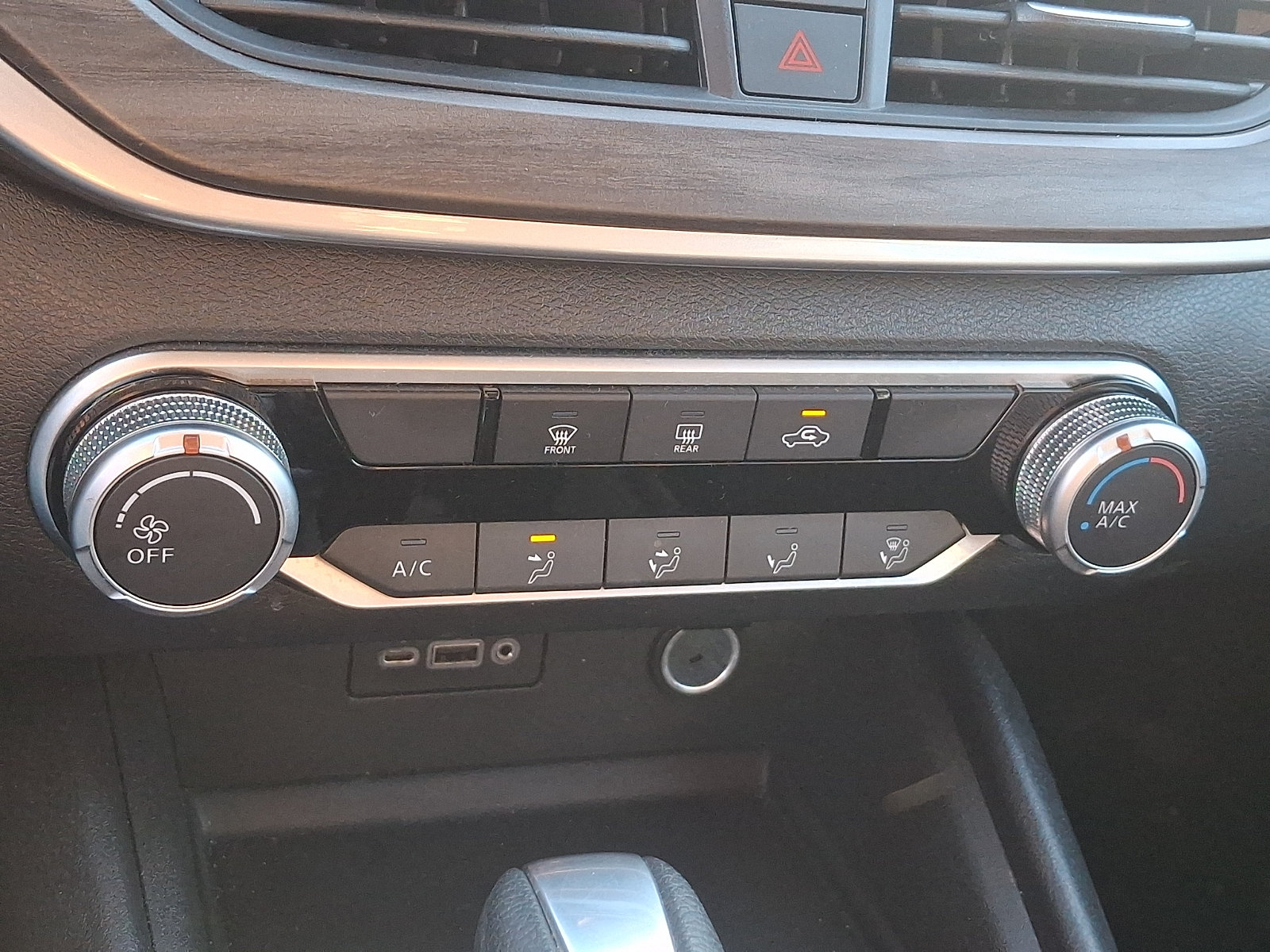 Used 2025 Nissan Altima 2.5 SV FWD image 15