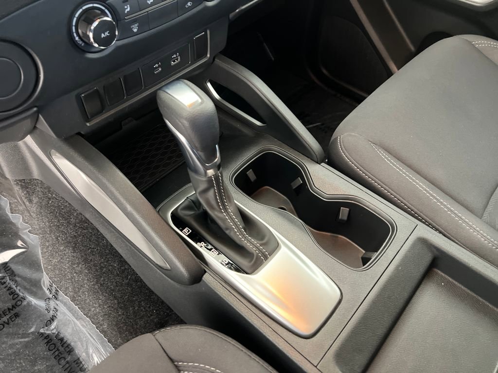 Used 2022 Nissan Frontier SV image 25