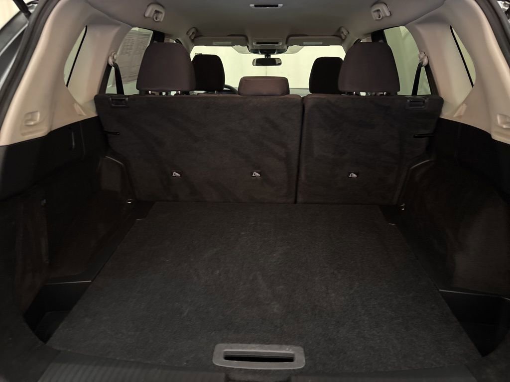 Used 2024 Nissan Rogue S image 9