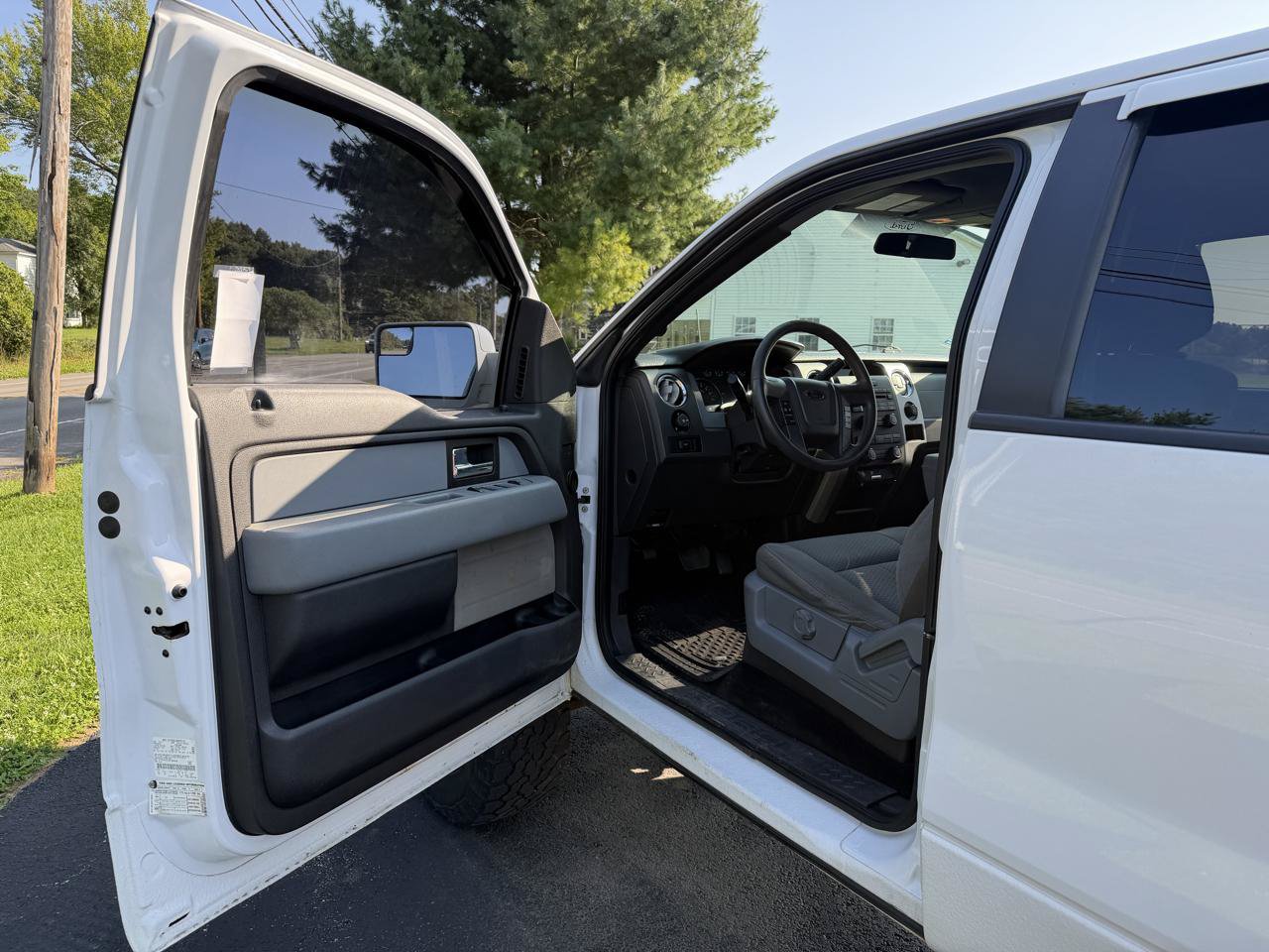 Used 2014 Ford F150 XLT AWD/4WD image 19