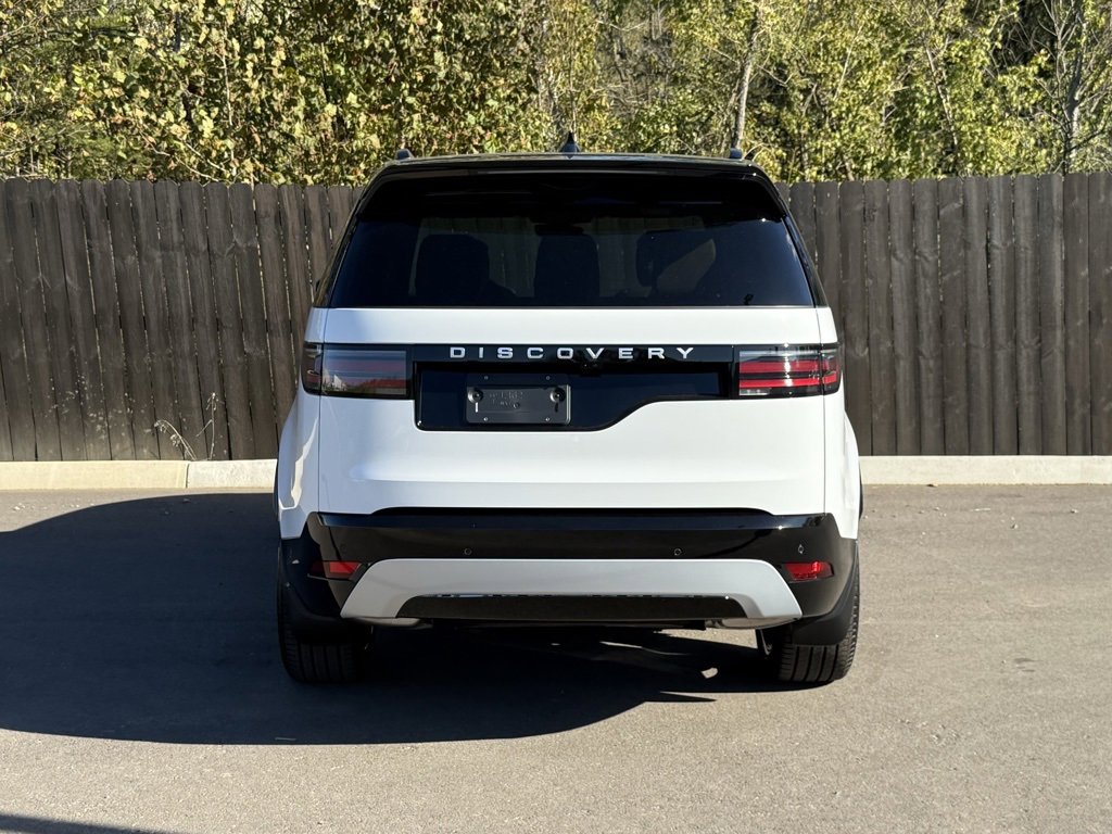 New 2026 Land Rover Discovery Limited Edition image 4