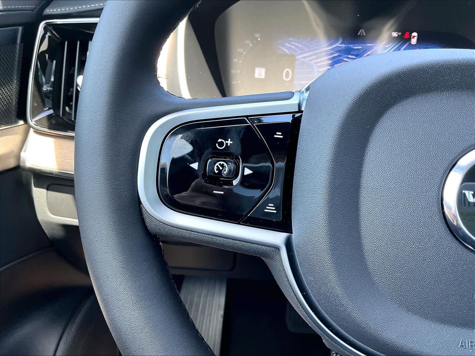New 2026 Volvo XC90 T8 Plus w/ Protection Package AWD/4WD image 17
